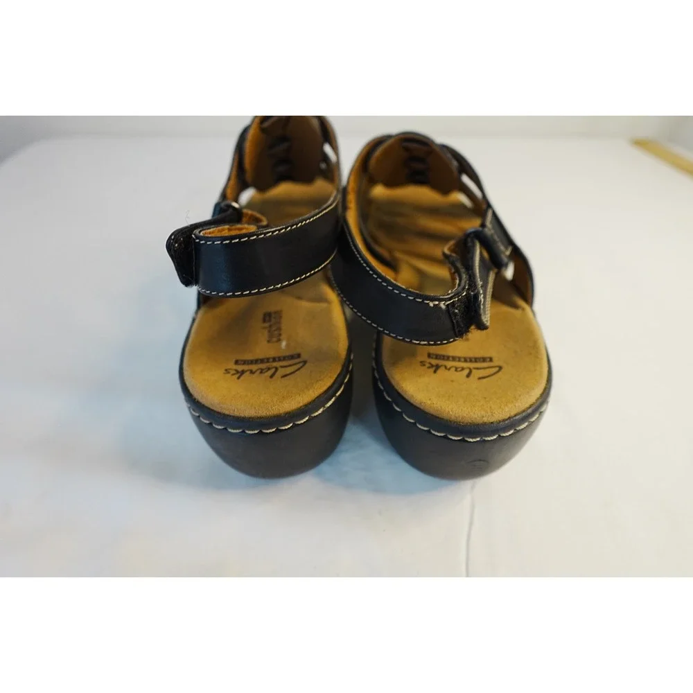 Clarks Artisan Womens 9.5  Black Leather Wedge‎ Sandals Cushion Delana Maloren